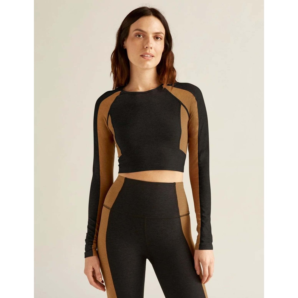 Beyond Yoga Long Sleeve Crop Top Womens Medium Black Brown Colorblock Raglan
